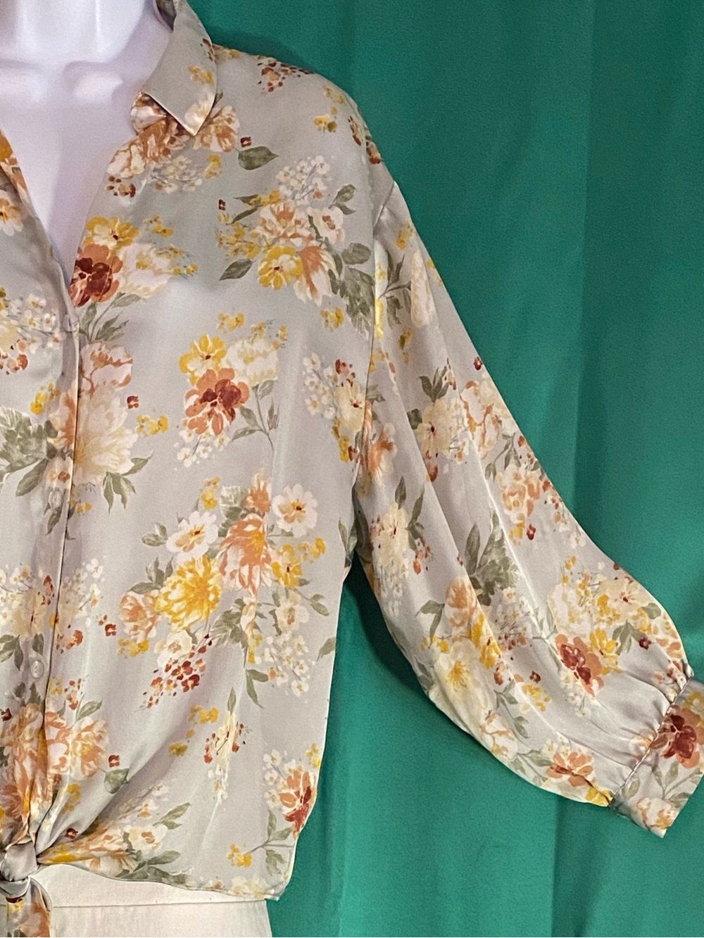 Boho | Cottage-core | Silver Grey Floral Button-Down Tie Front Blouse | Sz Large